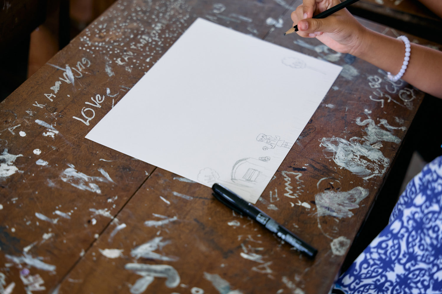 wearable-art-collab-julie-solvstrom-drawing-joeca-1.jpg